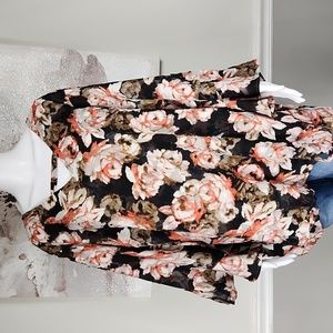 🐶 4/$30 CATHERINES floral top 4x